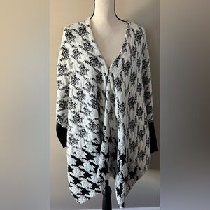 White House Black Market Houndstooth Sweater/ Cover up/ Wrap